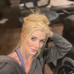 Meet your Posher, Corbi